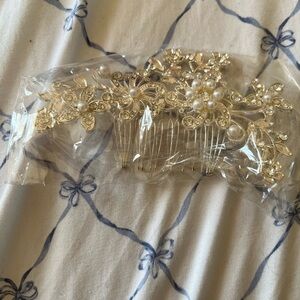 Elegant Silver Floral Hair Comb